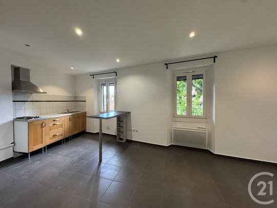 Location Appartement 1 pièce 23m² LA VALENTINE 11ème - Photo 1