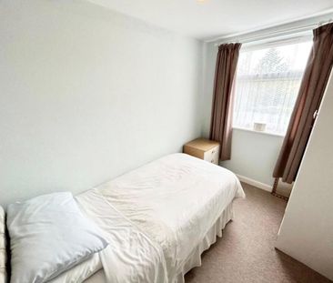 3 bedroom end of terrace house to rent - Photo 5