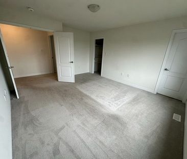 For Lease - 14 Shapira Avenue, Wasaga Beach, Ontario - Photo 4