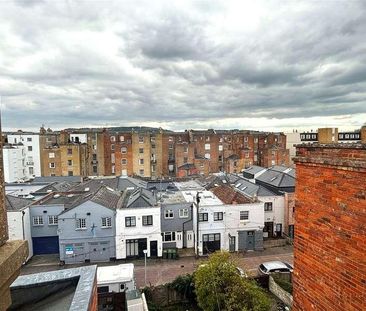 Lansdown Crescent, Cheltenham, Gloucestershire, GL50 - Photo 1