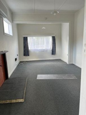 Low maintenance home - Photo 1