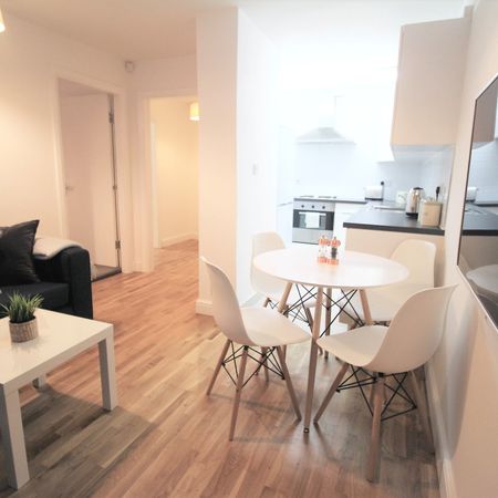 Basement Flat, 53 Clarendon Road, LS2 9NZ, Leeds - Photo 3