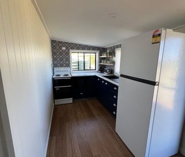 Furnished Studio, Electricity Included and Weekly Cleaning - Photo 3