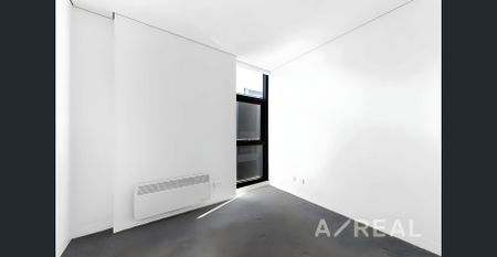 City views on the expansive balcony! - Photo 3