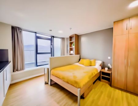 Studio Silver - Photo 2