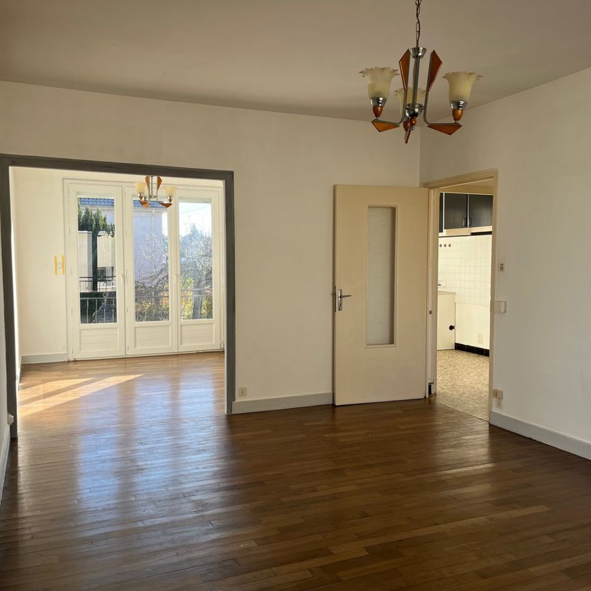 Location Maison 4 pièces 90m² ST YRIEIX LA PERCHE 87500 - Photo 1