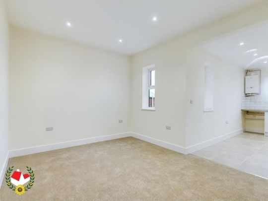 Clevedon Road, Gloucester - Photo 1