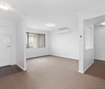 8 Lapwing Street, Aberglasslyn NSW 2320 - House For Rent | Domain - Photo 1