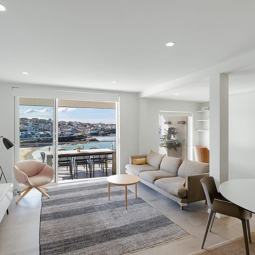 LUX FURNISHED BEACH PAD WITH WORLD CLASS VIEWS OF BRONTE BEACH - Photo 1