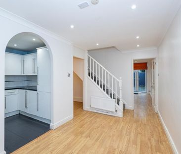3 bedroom terraced house to rent - Photo 6