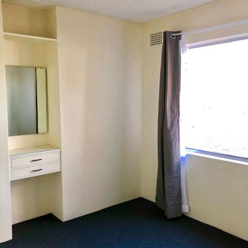Two bedroom renovated unit perfectly positioned in sought after North Tamworth - Photo 1