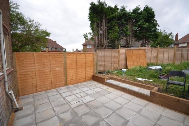 2 bedroom end of terrace house to rent - Photo 1