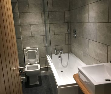 Professional House Near City Links - Photo 3