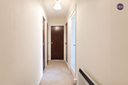 Kings Avenue, Watford, Hertfordshire, WD18 - Photo 4