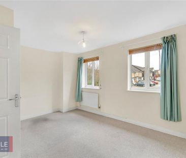 3 bedroom end of terrace house to rent - Photo 4