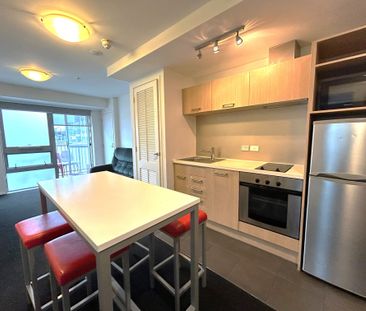 2 Bedrooms on White St - Photo 4