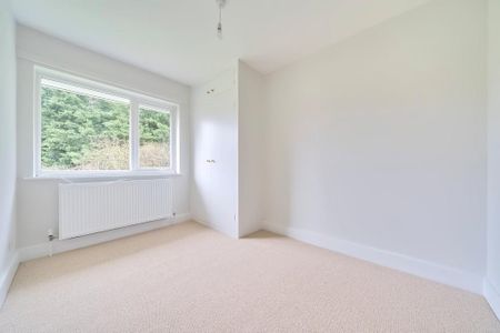 4 bedroom detached house to rent - Photo 3