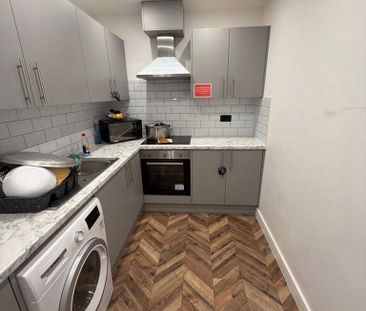 1 bedroom in a house share to rent - Photo 6