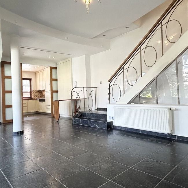 Woning te huur in Sint-Lambrechts-Woluwe voor € 3.500 met 4 slaapkamers - Foto 1