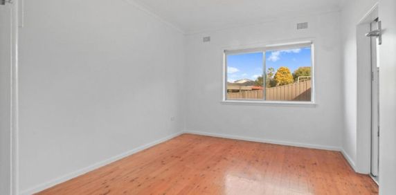 3 / 16 Kelvin Road, Coniston, NSW 2500 - Photo 2