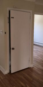 6 1/2 Upper Duplex, Very Conveniently Located in Ville St. Laurent - Photo 4