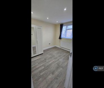 5 bedroom terraced house to rent - Photo 4