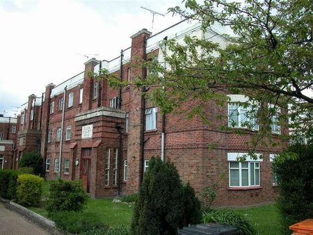 Gilda Court, Watford Way, Hendon, London, NW7 - Photo 4