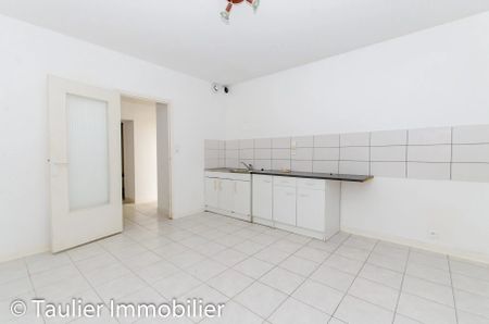 Location Appartement 4 pièces 103m² ST LATTIER 38840 - Photo 2