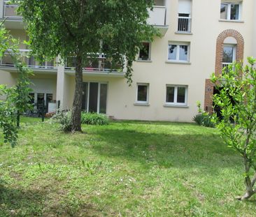 Location Appartement 2 pièces 47m² ORLEANS 45100 - Photo 2