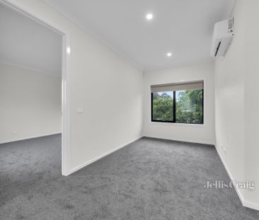 2/18 Albert Street, Mount Waverley - Photo 3