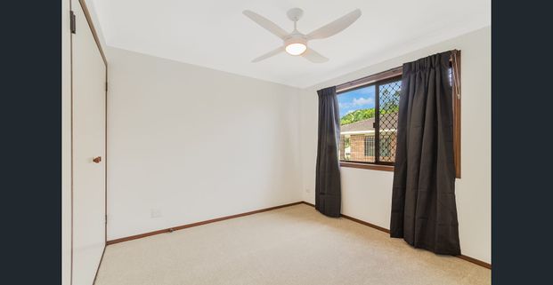 GENEROUS THREE-BEDROOM DUPLEX IN GREAT LOCATION - Photo 1