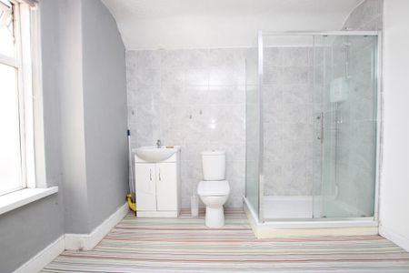 1 bedroom ground floor flat to rent - Photo 5