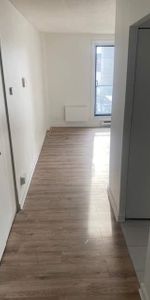 1 CH - 1 SDB - Longueuil - $1,640 /mo - Photo 4