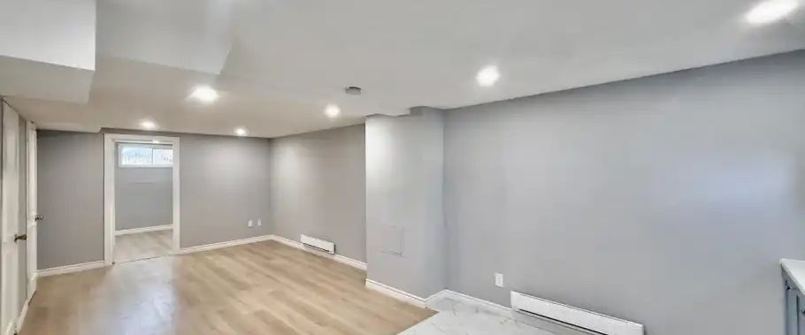 2-687 King St W, Oshawa, Ontario L1J 2L2 | 687 King Street West, Oshawa - Photo 1