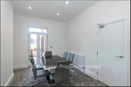 9 Bedroom Regent Park Terrace - Photo 3