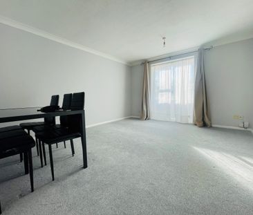 Margery Wood, Welwyn Garden City - Photo 1