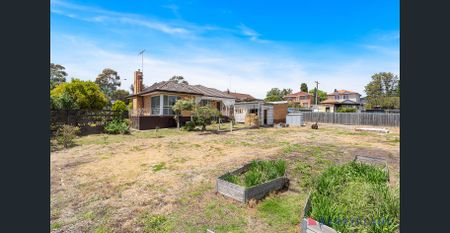 CLASSIC ART DECO HOUSE WITH LAKE & PARK VIEWS & MINUTES WALK TO PICNIC GROUNDS - Photo 3