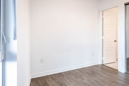 For Lease - 333 Sunseeker Avenue Unit# 323, Innisfil, Ontario - Photo 2