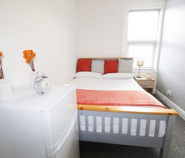 3 bedroom house share to rent - Photo 3