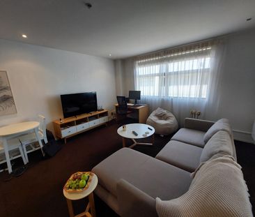 Furnished One Bedroom One Bathroom Parnell - Photo 2