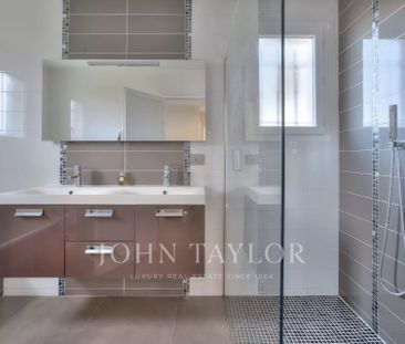 Maison à louer Mougins, Cote d'Azur, France7 500 EUR / Mois - Photo 5