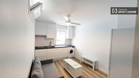 Piso de alquiler en Tres Olivos - Valverde - Photo 3