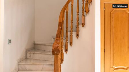 4-bedroom apartment for rent in Barriada De La Paz, Granada - Foto 2
