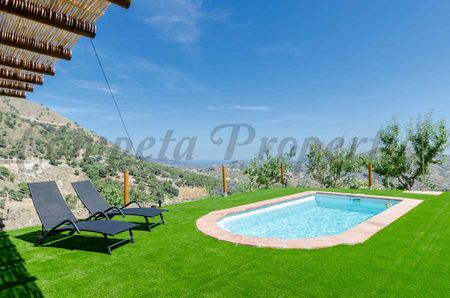 Country Property in Cómpeta, Andalucia, Natural Park of the Sierras Tejeda and Almijara - Photo 3