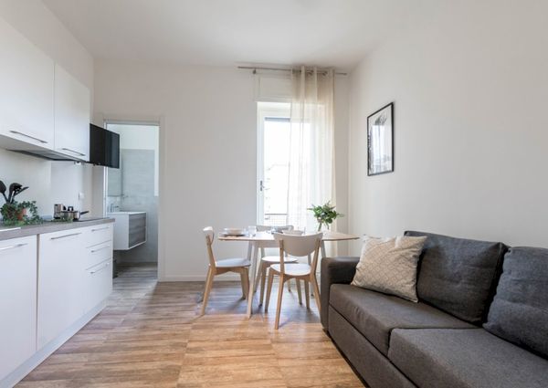 Wonderful single room in Via Riccardo Pitteri