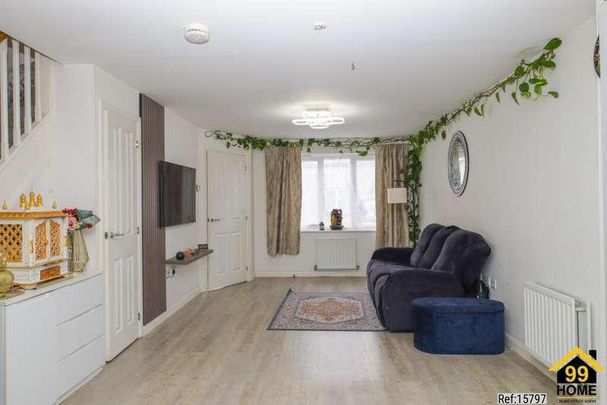 Over Court Gardens, Patchway, Bristol, United Kingdom, BS34 - Photo 1