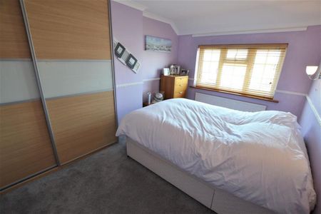 3 bedroom House To Let Total Size: 785 SQ FT - Photo 5