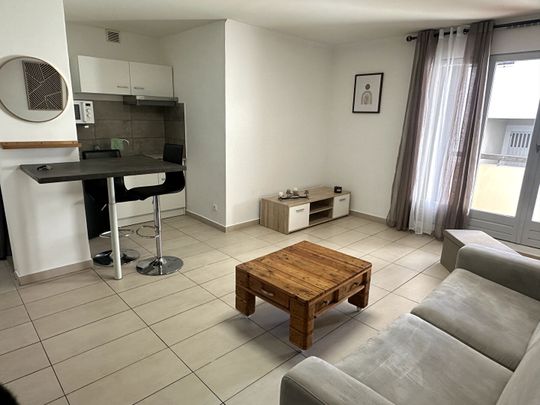 Location appartement 1 pièce, 27.90m², Nîmes - Photo 1