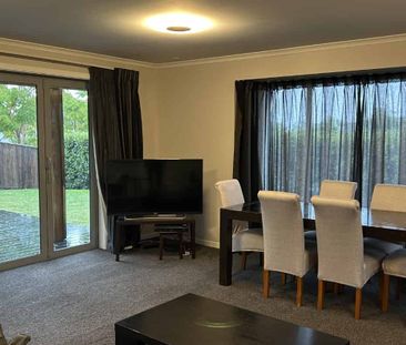 Four bedroom family home in sought after location - Photo 4