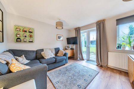 2 bedroom end of terrace house to rent - Photo 3